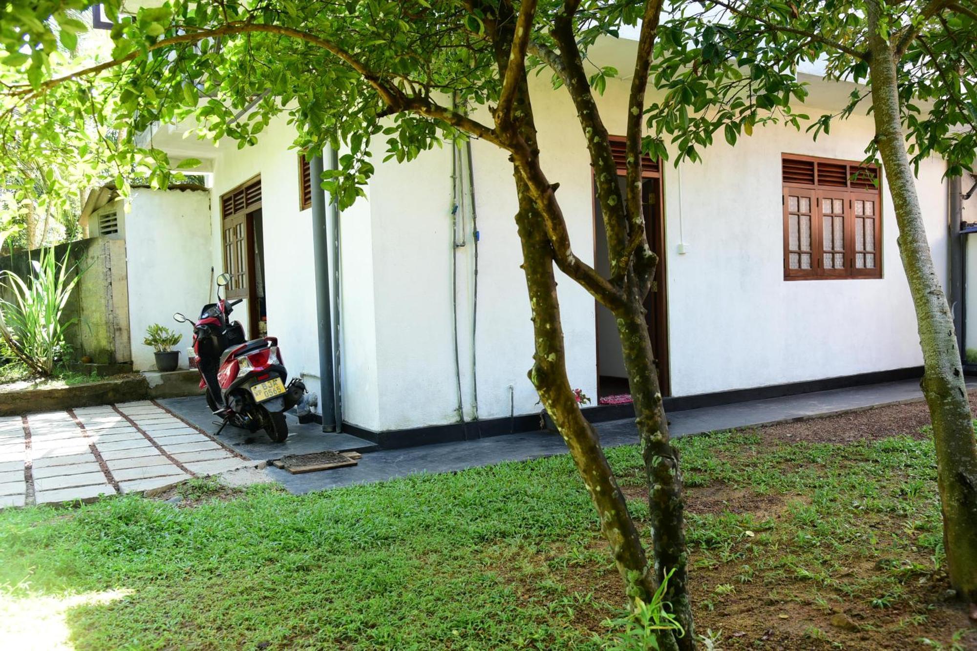 Sun Ground Villa Hikkaduwa Εξωτερικό φωτογραφία