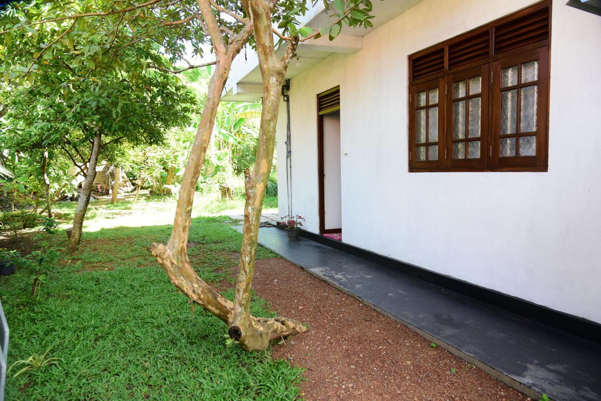 Sun Ground Villa Hikkaduwa Εξωτερικό φωτογραφία